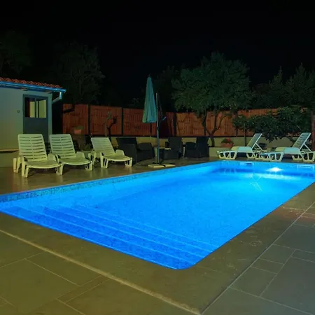 Ferienwohnung Fuer 4 Personen Ca 164 Qm In Pula, Istrien Istrische Riviera * Pula