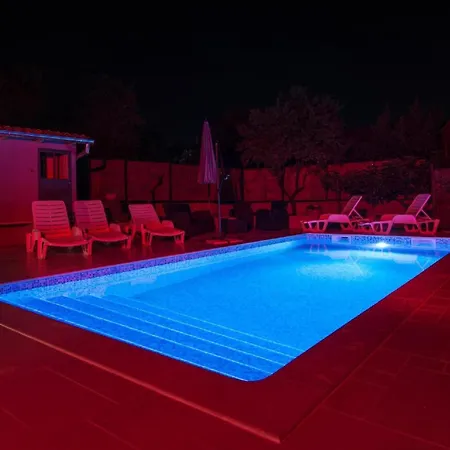 Ferienwohnung Fuer 4 Personen Ca 164 Qm In Pula, Istrien Istrische Riviera Apartment