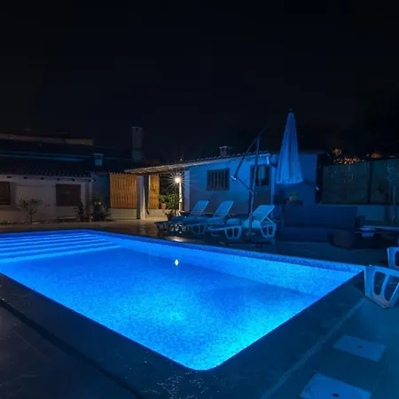 Ferienwohnung Fuer 4 Personen Ca 164 Qm In Pula, Istrien Istrische Riviera Apartment