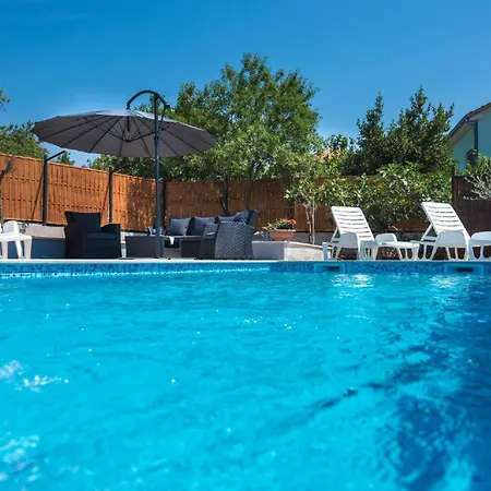 Ferienwohnung Fuer 4 Personen Ca 164 Qm In Pula, Istrien Istrische Riviera *
