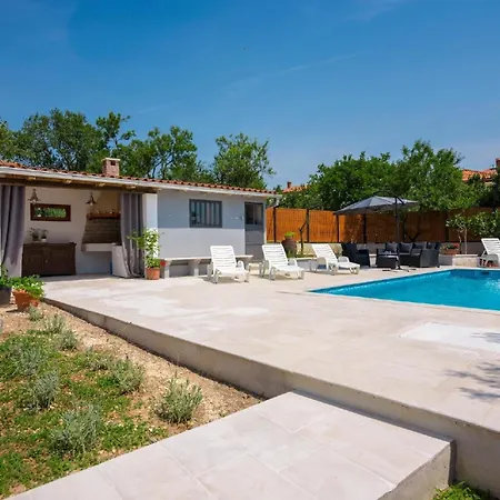 Ferienwohnung Fuer 4 Personen Ca 164 Qm In Pula, Istrien Istrische Riviera Apartment Pula