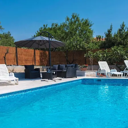 Apartment Ferienwohnung Fuer 4 Personen Ca 164 Qm In Pula, Istrien Istrische Riviera Pula