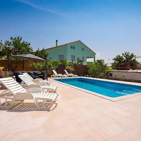 Ferienwohnung Fuer 4 Personen Ca 164 Qm In Pula, Istrien Istrische Riviera *