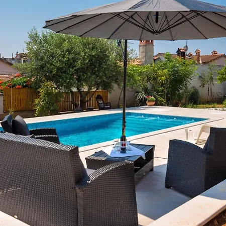 Ferienwohnung Fuer 4 Personen Ca 164 Qm In Pula, Istrien Istrische Riviera