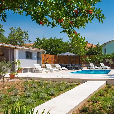Ferienwohnung Fuer 4 Personen Ca 164 Qm In Pula, Istrien Istrische Riviera *