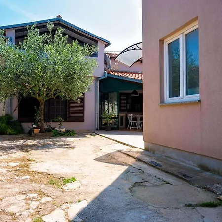 Ferienwohnung Fuer 4 Personen Ca 164 Qm In Pula, Istrien Istrische Riviera Apartment